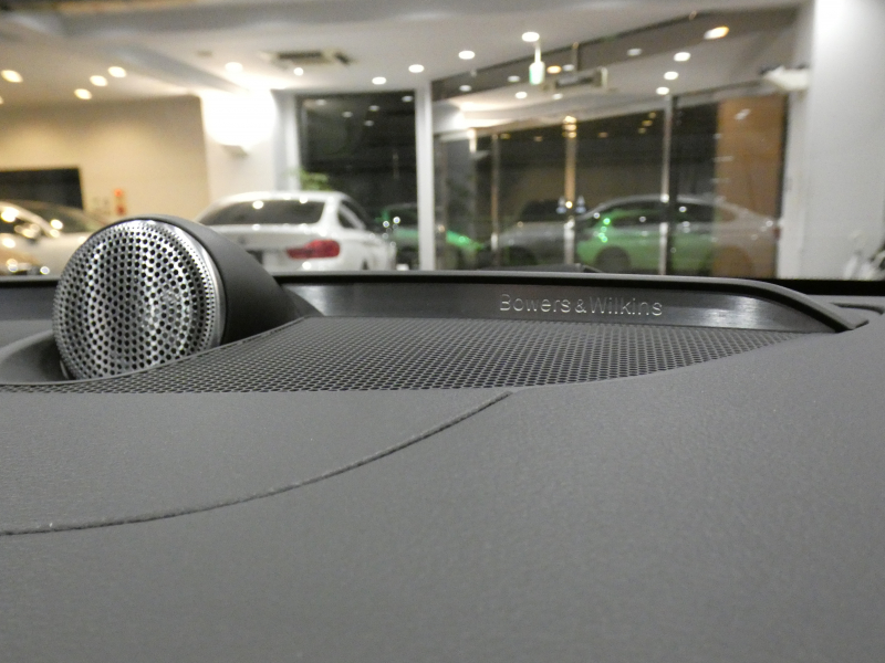 ボルボ V60 V60 T5 ｲﾝｽｸﾘﾌﾟｼｮﾝ　追ACC･LKA･ LCMA 白革 ﾋｰﾀｰ ﾍﾞﾝﾁﾚｰﾀｰ ﾏｯｻｰｼﾞ☆革張りﾀﾞｯｼｭﾎﾞｰﾄﾞ ☆ﾊﾟﾉﾗﾏSR ﾀｯﾁｽｸﾘｰﾝHDDﾅﾋﾞTV ☆B&Wｻｳﾝﾄﾞ 全周ｶﾒﾗ ﾍｯﾄﾞｱｯﾌﾟDSP LEDﾗｲﾄ ｵｰﾄﾃｰﾙｹﾞｰﾄ OP19AW　2年保証