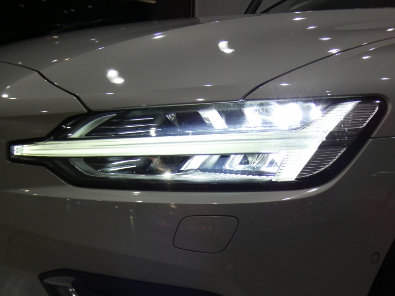 ボルボ V60 V60 T5 ｲﾝｽｸﾘﾌﾟｼｮﾝ　追ACC･LKA･ LCMA 白革 ﾋｰﾀｰ ﾍﾞﾝﾁﾚｰﾀｰ ﾏｯｻｰｼﾞ☆革張りﾀﾞｯｼｭﾎﾞｰﾄﾞ ☆ﾊﾟﾉﾗﾏSR ﾀｯﾁｽｸﾘｰﾝHDDﾅﾋﾞTV ☆B&Wｻｳﾝﾄﾞ 全周ｶﾒﾗ ﾍｯﾄﾞｱｯﾌﾟDSP LEDﾗｲﾄ ｵｰﾄﾃｰﾙｹﾞｰﾄ OP19AW　2年保証