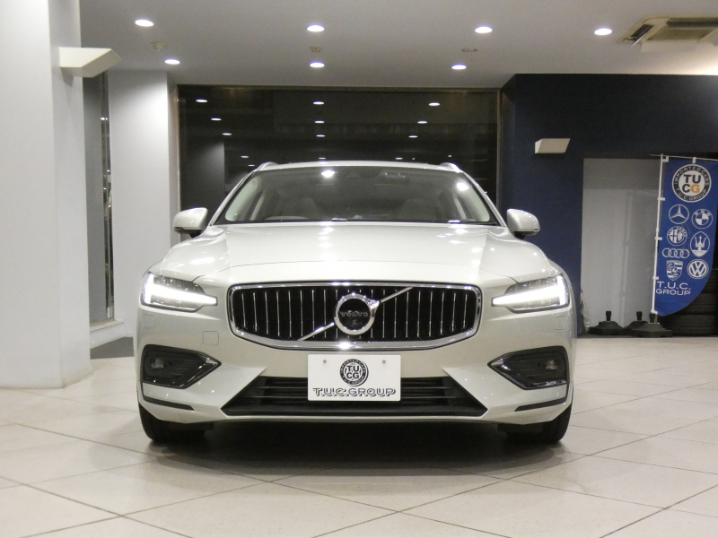 ボルボ V60 V60 T5 ｲﾝｽｸﾘﾌﾟｼｮﾝ　追ACC･LKA･ LCMA 白革 ﾋｰﾀｰ ﾍﾞﾝﾁﾚｰﾀｰ ﾏｯｻｰｼﾞ☆革張りﾀﾞｯｼｭﾎﾞｰﾄﾞ ☆ﾊﾟﾉﾗﾏSR ﾀｯﾁｽｸﾘｰﾝHDDﾅﾋﾞTV ☆B&Wｻｳﾝﾄﾞ 全周ｶﾒﾗ ﾍｯﾄﾞｱｯﾌﾟDSP LEDﾗｲﾄ ｵｰﾄﾃｰﾙｹﾞｰﾄ OP19AW　2年保証
