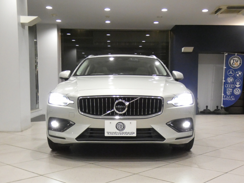 ボルボ V60 V60 T5 ｲﾝｽｸﾘﾌﾟｼｮﾝ　追ACC･LKA･ LCMA 白革 ﾋｰﾀｰ ﾍﾞﾝﾁﾚｰﾀｰ ﾏｯｻｰｼﾞ☆革張りﾀﾞｯｼｭﾎﾞｰﾄﾞ ☆ﾊﾟﾉﾗﾏSR ﾀｯﾁｽｸﾘｰﾝHDDﾅﾋﾞTV ☆B&Wｻｳﾝﾄﾞ 全周ｶﾒﾗ ﾍｯﾄﾞｱｯﾌﾟDSP LEDﾗｲﾄ ｵｰﾄﾃｰﾙｹﾞｰﾄ OP19AW　2年保証