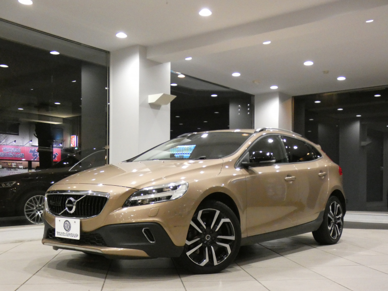 ボルボ V40 V40ｸﾛｽｶﾝﾄﾘｰ T5 AWD ﾓﾒﾝﾀﾑ　追ACC LKA LCMA BLIS 衝突軽減ﾌﾞﾚｰｷ ﾃｷｽﾀｲﾙｼｰﾄ HDDﾅﾋﾞTV BTｵｰﾃﾞｨｵ Bｶﾒﾗ Rｾﾝｻｰ LEDﾗｲﾄ 専用ｴｸｽﾃﾘｱ&18AW　2年保証