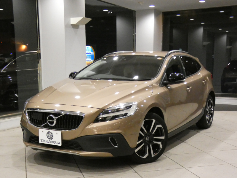 ボルボ V40 V40ｸﾛｽｶﾝﾄﾘｰ T5 AWD ﾓﾒﾝﾀﾑ　追ACC LKA LCMA BLIS 衝突軽減ﾌﾞﾚｰｷ ﾃｷｽﾀｲﾙｼｰﾄ HDDﾅﾋﾞTV BTｵｰﾃﾞｨｵ Bｶﾒﾗ Rｾﾝｻｰ LEDﾗｲﾄ 専用ｴｸｽﾃﾘｱ&18AW　2年保証