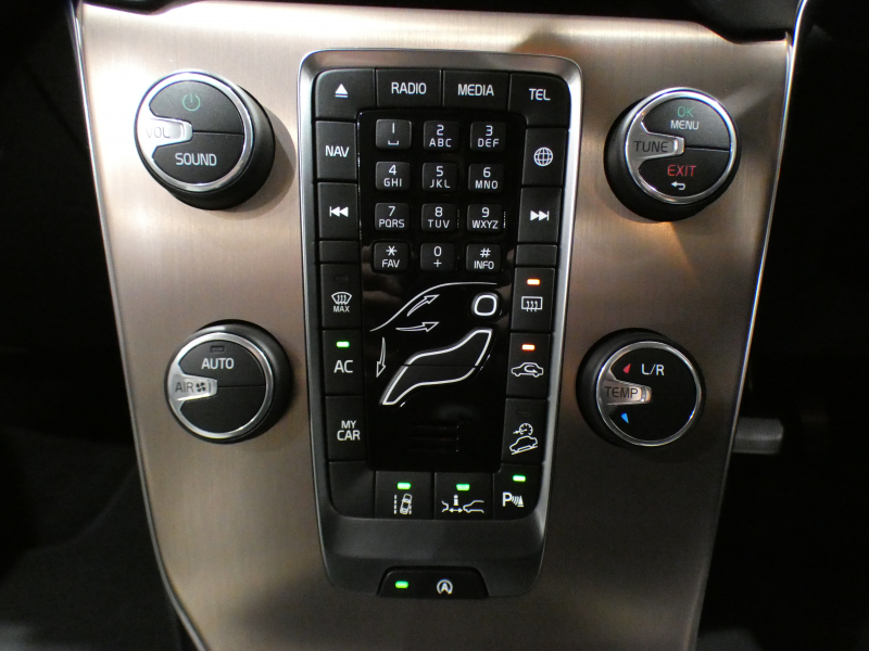 ボルボ V40 V40ｸﾛｽｶﾝﾄﾘｰ T5 AWD ﾓﾒﾝﾀﾑ　追ACC LKA LCMA BLIS 衝突軽減ﾌﾞﾚｰｷ ﾃｷｽﾀｲﾙｼｰﾄ HDDﾅﾋﾞTV BTｵｰﾃﾞｨｵ Bｶﾒﾗ Rｾﾝｻｰ LEDﾗｲﾄ 専用ｴｸｽﾃﾘｱ&18AW　2年保証