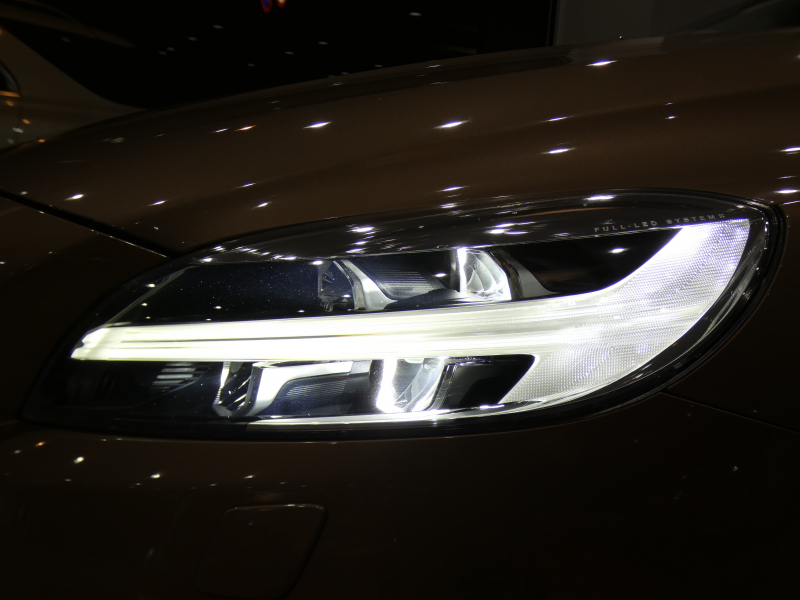 ボルボ V40 V40ｸﾛｽｶﾝﾄﾘｰ T5 AWD ﾓﾒﾝﾀﾑ　追ACC LKA LCMA BLIS 衝突軽減ﾌﾞﾚｰｷ ﾃｷｽﾀｲﾙｼｰﾄ HDDﾅﾋﾞTV BTｵｰﾃﾞｨｵ Bｶﾒﾗ Rｾﾝｻｰ LEDﾗｲﾄ 専用ｴｸｽﾃﾘｱ&18AW　2年保証