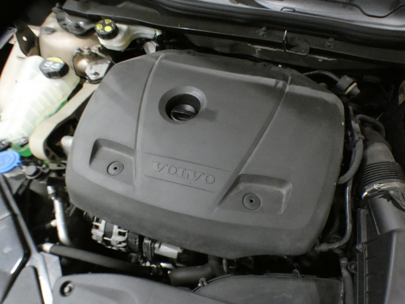 ボルボ V40 V40ｸﾛｽｶﾝﾄﾘｰ T5 AWD ﾓﾒﾝﾀﾑ　追ACC LKA LCMA BLIS 衝突軽減ﾌﾞﾚｰｷ ﾃｷｽﾀｲﾙｼｰﾄ HDDﾅﾋﾞTV BTｵｰﾃﾞｨｵ Bｶﾒﾗ Rｾﾝｻｰ LEDﾗｲﾄ 専用ｴｸｽﾃﾘｱ&18AW　2年保証