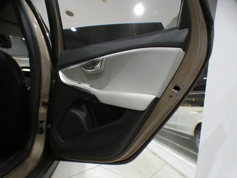 ボルボ V40 V40ｸﾛｽｶﾝﾄﾘｰ T5 AWD ﾓﾒﾝﾀﾑ　追ACC LKA LCMA BLIS 衝突軽減ﾌﾞﾚｰｷ ﾃｷｽﾀｲﾙｼｰﾄ HDDﾅﾋﾞTV BTｵｰﾃﾞｨｵ Bｶﾒﾗ Rｾﾝｻｰ LEDﾗｲﾄ 専用ｴｸｽﾃﾘｱ&18AW　2年保証