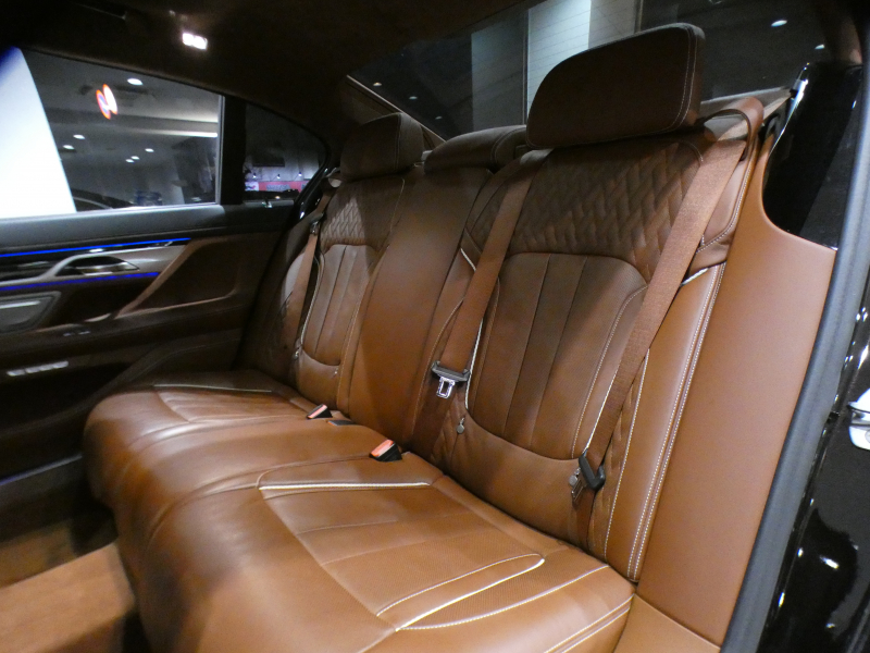 BMW 7シリーズ 750Li　☆indivi外装色&内装 ﾀﾙﾄｩｰﾌｫﾒﾘﾉﾚｻﾞｰ&ｱﾙｶﾝﾀﾗﾙｰﾌ 全席ﾋｰﾀｰ&ﾍﾞﾝﾁﾚｰﾀｰ&ﾏｯｻｰｼﾞ ☆ｽｶｲﾗｳﾝｼﾞSR iﾄﾞﾗｲﾌﾞﾅﾋﾞ(第6世代ﾀｯﾁP対応) ﾜｲﾔﾚｽCH h/k ﾜｲﾔﾚｽCH 全周ｶﾒﾗ PDC ☆LEDﾚｰｻﾞｰﾗｲﾄ ☆indivi20AW　2年保証