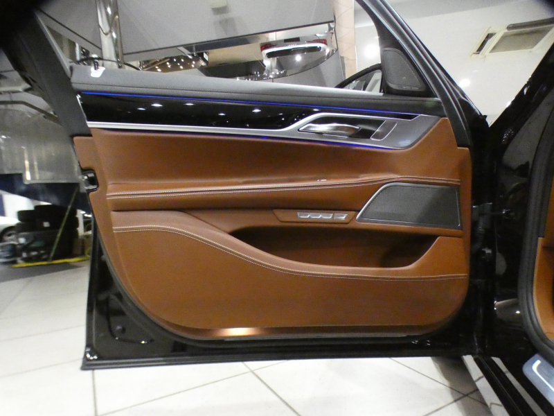 BMW 7シリーズ 750Li　☆indivi外装色&内装 ﾀﾙﾄｩｰﾌｫﾒﾘﾉﾚｻﾞｰ&ｱﾙｶﾝﾀﾗﾙｰﾌ 全席ﾋｰﾀｰ&ﾍﾞﾝﾁﾚｰﾀｰ&ﾏｯｻｰｼﾞ ☆ｽｶｲﾗｳﾝｼﾞSR iﾄﾞﾗｲﾌﾞﾅﾋﾞ(第6世代ﾀｯﾁP対応) ﾜｲﾔﾚｽCH h/k ﾜｲﾔﾚｽCH 全周ｶﾒﾗ PDC ☆LEDﾚｰｻﾞｰﾗｲﾄ ☆indivi20AW　2年保証