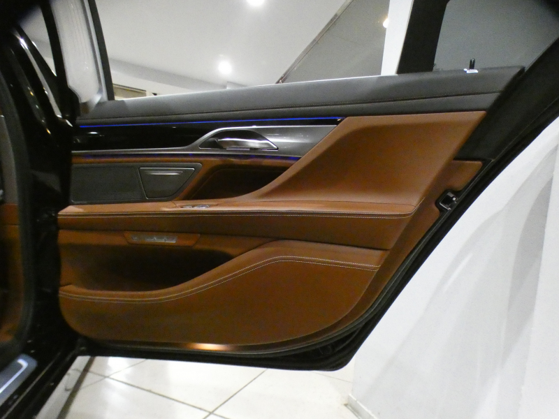 BMW 7シリーズ 750Li　☆indivi外装色&内装 ﾀﾙﾄｩｰﾌｫﾒﾘﾉﾚｻﾞｰ&ｱﾙｶﾝﾀﾗﾙｰﾌ 全席ﾋｰﾀｰ&ﾍﾞﾝﾁﾚｰﾀｰ&ﾏｯｻｰｼﾞ ☆ｽｶｲﾗｳﾝｼﾞSR iﾄﾞﾗｲﾌﾞﾅﾋﾞ(第6世代ﾀｯﾁP対応) ﾜｲﾔﾚｽCH h/k ﾜｲﾔﾚｽCH 全周ｶﾒﾗ PDC ☆LEDﾚｰｻﾞｰﾗｲﾄ ☆indivi20AW　2年保証