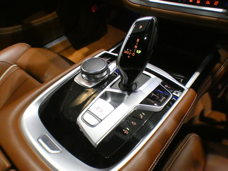 BMW 7シリーズ 750Li　☆indivi外装色&内装 ﾀﾙﾄｩｰﾌｫﾒﾘﾉﾚｻﾞｰ&ｱﾙｶﾝﾀﾗﾙｰﾌ 全席ﾋｰﾀｰ&ﾍﾞﾝﾁﾚｰﾀｰ&ﾏｯｻｰｼﾞ ☆ｽｶｲﾗｳﾝｼﾞSR iﾄﾞﾗｲﾌﾞﾅﾋﾞ(第6世代ﾀｯﾁP対応) ﾜｲﾔﾚｽCH h/k ﾜｲﾔﾚｽCH 全周ｶﾒﾗ PDC ☆LEDﾚｰｻﾞｰﾗｲﾄ ☆indivi20AW　2年保証
