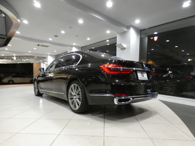 BMW 7シリーズ 750Li　☆indivi外装色&内装 ﾀﾙﾄｩｰﾌｫﾒﾘﾉﾚｻﾞｰ&ｱﾙｶﾝﾀﾗﾙｰﾌ 全席ﾋｰﾀｰ&ﾍﾞﾝﾁﾚｰﾀｰ&ﾏｯｻｰｼﾞ ☆ｽｶｲﾗｳﾝｼﾞSR iﾄﾞﾗｲﾌﾞﾅﾋﾞ(第6世代ﾀｯﾁP対応) ﾜｲﾔﾚｽCH h/k ﾜｲﾔﾚｽCH 全周ｶﾒﾗ PDC ☆LEDﾚｰｻﾞｰﾗｲﾄ ☆indivi20AW　2年保証