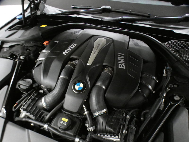 BMW 7シリーズ 750Li　☆indivi外装色&内装 ﾀﾙﾄｩｰﾌｫﾒﾘﾉﾚｻﾞｰ&ｱﾙｶﾝﾀﾗﾙｰﾌ 全席ﾋｰﾀｰ&ﾍﾞﾝﾁﾚｰﾀｰ&ﾏｯｻｰｼﾞ ☆ｽｶｲﾗｳﾝｼﾞSR iﾄﾞﾗｲﾌﾞﾅﾋﾞ(第6世代ﾀｯﾁP対応) ﾜｲﾔﾚｽCH h/k ﾜｲﾔﾚｽCH 全周ｶﾒﾗ PDC ☆LEDﾚｰｻﾞｰﾗｲﾄ ☆indivi20AW　2年保証