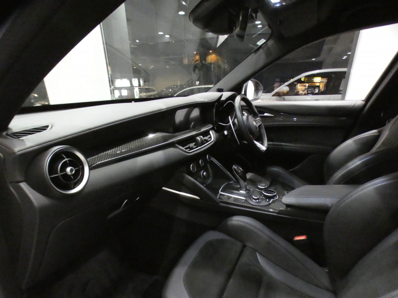 アルファロメオ ステルヴィオ ｽﾃﾙｳﾞｲｵ V6ﾋﾞﾀｰﾎﾞ ｸｱﾄﾞﾘﾌｫﾘｵ　追ACC ﾚｰﾝﾃﾞｨﾊﾟｰﾁｬｰ&ﾌﾞﾗｲﾝﾄﾞｽﾎﾟｯﾄ 黒半革 ﾋｰﾀｰ ｽﾃｱﾋｰﾀｰ Connectｼｽﾃﾑ ｱﾝﾄﾞﾛｲﾄﾞｵｰﾄ harman/Kardon Bｶﾒﾗ ｷｾﾉﾝ 専用ｴｸｽﾃﾘｱ&20AW ﾀﾞｳﾝｻｽ EBM 可変ﾏﾌﾗｰ 510ps　2年保証