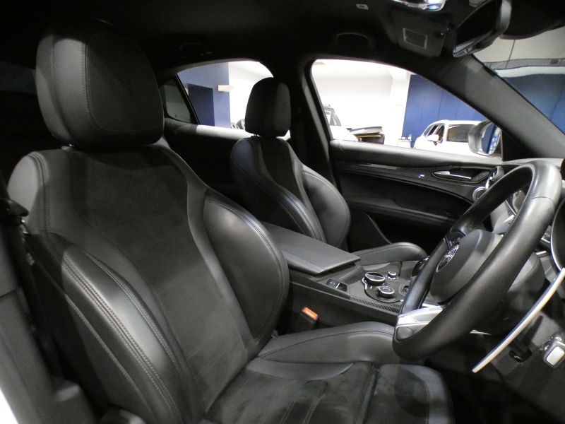 アルファロメオ ステルヴィオ ｽﾃﾙｳﾞｲｵ V6ﾋﾞﾀｰﾎﾞ ｸｱﾄﾞﾘﾌｫﾘｵ　追ACC ﾚｰﾝﾃﾞｨﾊﾟｰﾁｬｰ&ﾌﾞﾗｲﾝﾄﾞｽﾎﾟｯﾄ 黒半革 ﾋｰﾀｰ ｽﾃｱﾋｰﾀｰ Connectｼｽﾃﾑ ｱﾝﾄﾞﾛｲﾄﾞｵｰﾄ harman/Kardon Bｶﾒﾗ ｷｾﾉﾝ 専用ｴｸｽﾃﾘｱ&20AW ﾀﾞｳﾝｻｽ EBM 可変ﾏﾌﾗｰ 510ps　2年保証