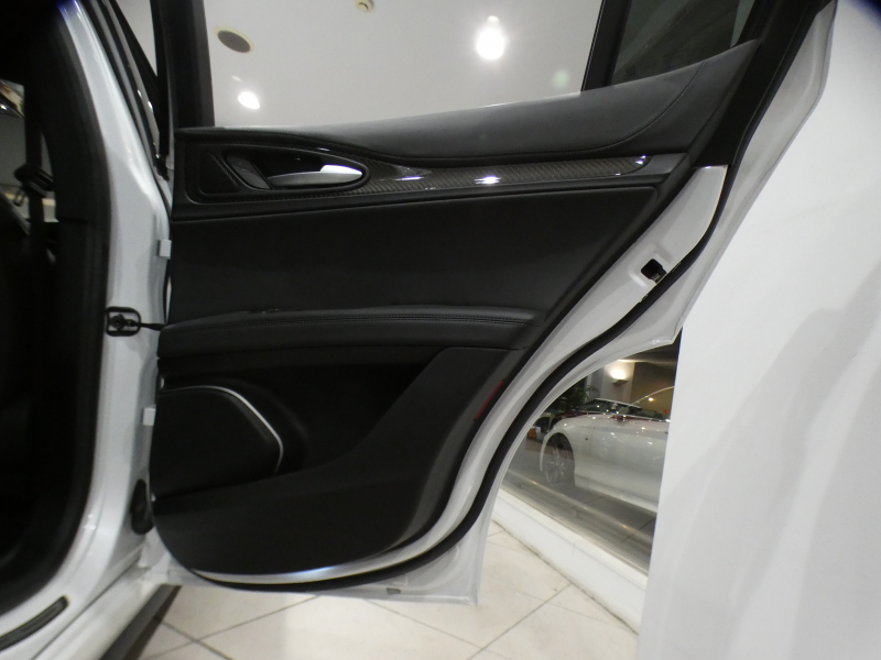 アルファロメオ ステルヴィオ ｽﾃﾙｳﾞｲｵ V6ﾋﾞﾀｰﾎﾞ ｸｱﾄﾞﾘﾌｫﾘｵ　追ACC ﾚｰﾝﾃﾞｨﾊﾟｰﾁｬｰ&ﾌﾞﾗｲﾝﾄﾞｽﾎﾟｯﾄ 黒半革 ﾋｰﾀｰ ｽﾃｱﾋｰﾀｰ Connectｼｽﾃﾑ ｱﾝﾄﾞﾛｲﾄﾞｵｰﾄ harman/Kardon Bｶﾒﾗ ｷｾﾉﾝ 専用ｴｸｽﾃﾘｱ&20AW ﾀﾞｳﾝｻｽ EBM 可変ﾏﾌﾗｰ 510ps　2年保証