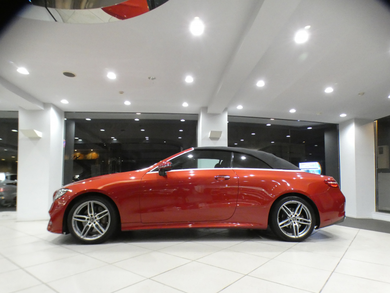 メルセデスベンツ Eクラス E200ｶﾌﾞﾘｵﾚ ｽﾎﾟｰﾂ ﾚｻﾞｰ&ﾚｰﾀﾞｰｾｰﾌﾃｨPKG　黒革/黒幌 ﾋｰﾀｰ&ｴｱｽｶｰﾌ ﾅﾋﾞTV ☆ﾌﾞﾙﾒｽﾀｰ 全周囲ｶﾒﾗ PTS ｴｱﾊﾞﾗﾝｽ ﾏﾙﾁﾋﾞｰﾑLED ｱﾝﾋﾞｴﾝﾄﾗｲﾄ AMGｽﾀｲﾘﾝｸﾞ&19AW　2年保証