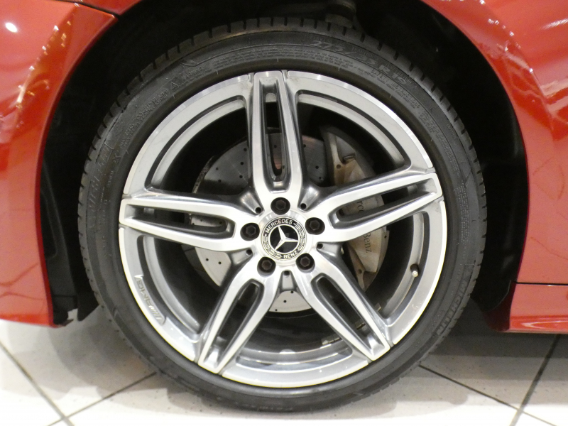 メルセデスベンツ Eクラス E200ｶﾌﾞﾘｵﾚ ｽﾎﾟｰﾂ ﾚｻﾞｰ&ﾚｰﾀﾞｰｾｰﾌﾃｨPKG　黒革/黒幌 ﾋｰﾀｰ&ｴｱｽｶｰﾌ ﾅﾋﾞTV ☆ﾌﾞﾙﾒｽﾀｰ 全周囲ｶﾒﾗ PTS ｴｱﾊﾞﾗﾝｽ ﾏﾙﾁﾋﾞｰﾑLED ｱﾝﾋﾞｴﾝﾄﾗｲﾄ AMGｽﾀｲﾘﾝｸﾞ&19AW　2年保証