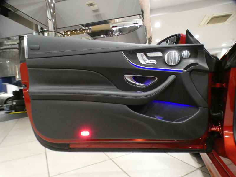 メルセデスベンツ Eクラス E200ｶﾌﾞﾘｵﾚ ｽﾎﾟｰﾂ ﾚｻﾞｰ&ﾚｰﾀﾞｰｾｰﾌﾃｨPKG　黒革/黒幌 ﾋｰﾀｰ&ｴｱｽｶｰﾌ ﾅﾋﾞTV ☆ﾌﾞﾙﾒｽﾀｰ 全周囲ｶﾒﾗ PTS ｴｱﾊﾞﾗﾝｽ ﾏﾙﾁﾋﾞｰﾑLED ｱﾝﾋﾞｴﾝﾄﾗｲﾄ AMGｽﾀｲﾘﾝｸﾞ&19AW　2年保証