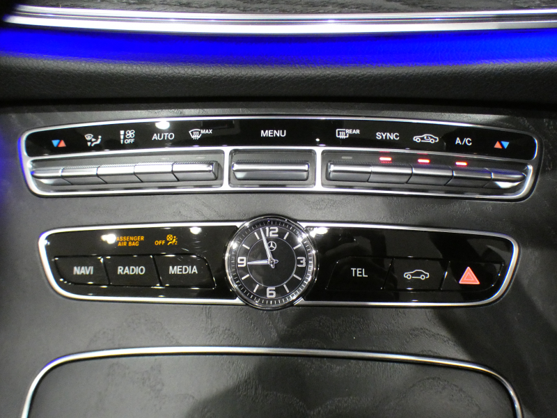 メルセデスベンツ Eクラス E200ｶﾌﾞﾘｵﾚ ｽﾎﾟｰﾂ ﾚｻﾞｰ&ﾚｰﾀﾞｰｾｰﾌﾃｨPKG　黒革/黒幌 ﾋｰﾀｰ&ｴｱｽｶｰﾌ ﾅﾋﾞTV ☆ﾌﾞﾙﾒｽﾀｰ 全周囲ｶﾒﾗ PTS ｴｱﾊﾞﾗﾝｽ ﾏﾙﾁﾋﾞｰﾑLED ｱﾝﾋﾞｴﾝﾄﾗｲﾄ AMGｽﾀｲﾘﾝｸﾞ&19AW　2年保証