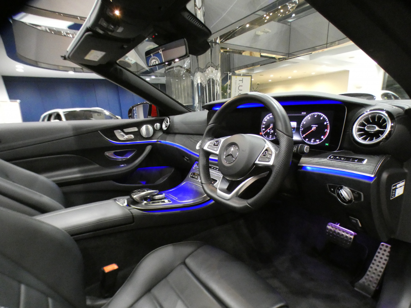 メルセデスベンツ Eクラス E200ｶﾌﾞﾘｵﾚ ｽﾎﾟｰﾂ ﾚｻﾞｰ&ﾚｰﾀﾞｰｾｰﾌﾃｨPKG　黒革/黒幌 ﾋｰﾀｰ&ｴｱｽｶｰﾌ ﾅﾋﾞTV ☆ﾌﾞﾙﾒｽﾀｰ 全周囲ｶﾒﾗ PTS ｴｱﾊﾞﾗﾝｽ ﾏﾙﾁﾋﾞｰﾑLED ｱﾝﾋﾞｴﾝﾄﾗｲﾄ AMGｽﾀｲﾘﾝｸﾞ&19AW　2年保証