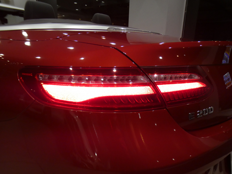 メルセデスベンツ Eクラス E200ｶﾌﾞﾘｵﾚ ｽﾎﾟｰﾂ ﾚｻﾞｰ&ﾚｰﾀﾞｰｾｰﾌﾃｨPKG　黒革/黒幌 ﾋｰﾀｰ&ｴｱｽｶｰﾌ ﾅﾋﾞTV ☆ﾌﾞﾙﾒｽﾀｰ 全周囲ｶﾒﾗ PTS ｴｱﾊﾞﾗﾝｽ ﾏﾙﾁﾋﾞｰﾑLED ｱﾝﾋﾞｴﾝﾄﾗｲﾄ AMGｽﾀｲﾘﾝｸﾞ&19AW　2年保証