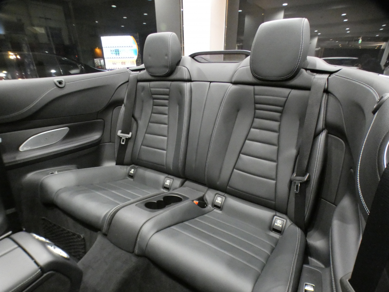 メルセデスベンツ Eクラス E200ｶﾌﾞﾘｵﾚ ｽﾎﾟｰﾂ ﾚｻﾞｰ&ﾚｰﾀﾞｰｾｰﾌﾃｨPKG　黒革/黒幌 ﾋｰﾀｰ&ｴｱｽｶｰﾌ ﾅﾋﾞTV ☆ﾌﾞﾙﾒｽﾀｰ 全周囲ｶﾒﾗ PTS ｴｱﾊﾞﾗﾝｽ ﾏﾙﾁﾋﾞｰﾑLED ｱﾝﾋﾞｴﾝﾄﾗｲﾄ AMGｽﾀｲﾘﾝｸﾞ&19AW　2年保証