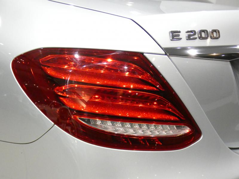 メルセデスベンツ Eクラス E200AVGｽﾎﾟｰﾂ ﾚｻﾞｰ&ﾚｰﾀﾞｰｾｰﾌﾃｨPKG　1ｵｰﾅｰ 黒革 全席ﾋｰﾀｰ ☆ﾊﾟﾉﾗﾏSR ﾅﾋﾞTV ☆ﾌﾞﾙﾒｽﾀｰ 全周囲ｶﾒﾗ PTS ｴｱﾊﾞﾗﾝｽ ﾏﾙﾁﾋﾞｰﾑLED ｱﾝﾋﾞｴﾝﾄﾗｲﾄ AMGｽﾀｲﾘﾝｸﾞ&19AW　2年保証