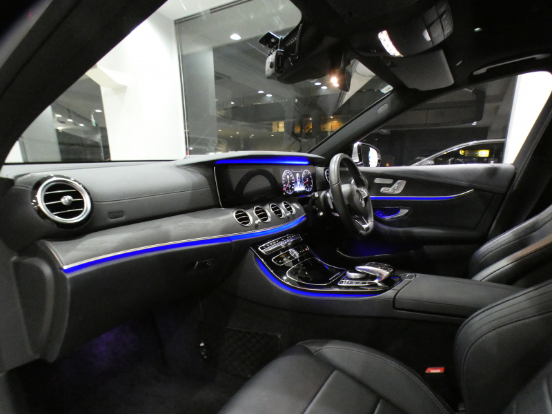 メルセデスベンツ Eクラス E200AVGｽﾎﾟｰﾂ ﾚｻﾞｰ&ﾚｰﾀﾞｰｾｰﾌﾃｨPKG　1ｵｰﾅｰ 黒革 全席ﾋｰﾀｰ ☆ﾊﾟﾉﾗﾏSR ﾅﾋﾞTV ☆ﾌﾞﾙﾒｽﾀｰ 全周囲ｶﾒﾗ PTS ｴｱﾊﾞﾗﾝｽ ﾏﾙﾁﾋﾞｰﾑLED ｱﾝﾋﾞｴﾝﾄﾗｲﾄ AMGｽﾀｲﾘﾝｸﾞ&19AW　2年保証