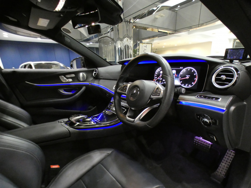 メルセデスベンツ Eクラス E200AVGｽﾎﾟｰﾂ ﾚｻﾞｰ&ﾚｰﾀﾞｰｾｰﾌﾃｨPKG　1ｵｰﾅｰ 黒革 全席ﾋｰﾀｰ ☆ﾊﾟﾉﾗﾏSR ﾅﾋﾞTV ☆ﾌﾞﾙﾒｽﾀｰ 全周囲ｶﾒﾗ PTS ｴｱﾊﾞﾗﾝｽ ﾏﾙﾁﾋﾞｰﾑLED ｱﾝﾋﾞｴﾝﾄﾗｲﾄ AMGｽﾀｲﾘﾝｸﾞ&19AW　2年保証