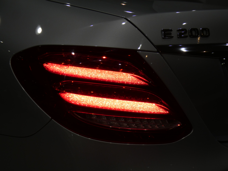 メルセデスベンツ Eクラス E200AVGｽﾎﾟｰﾂ ﾚｻﾞｰ&ﾚｰﾀﾞｰｾｰﾌﾃｨPKG　1ｵｰﾅｰ 黒革 全席ﾋｰﾀｰ ☆ﾊﾟﾉﾗﾏSR ﾅﾋﾞTV ☆ﾌﾞﾙﾒｽﾀｰ 全周囲ｶﾒﾗ PTS ｴｱﾊﾞﾗﾝｽ ﾏﾙﾁﾋﾞｰﾑLED ｱﾝﾋﾞｴﾝﾄﾗｲﾄ AMGｽﾀｲﾘﾝｸﾞ&19AW　2年保証