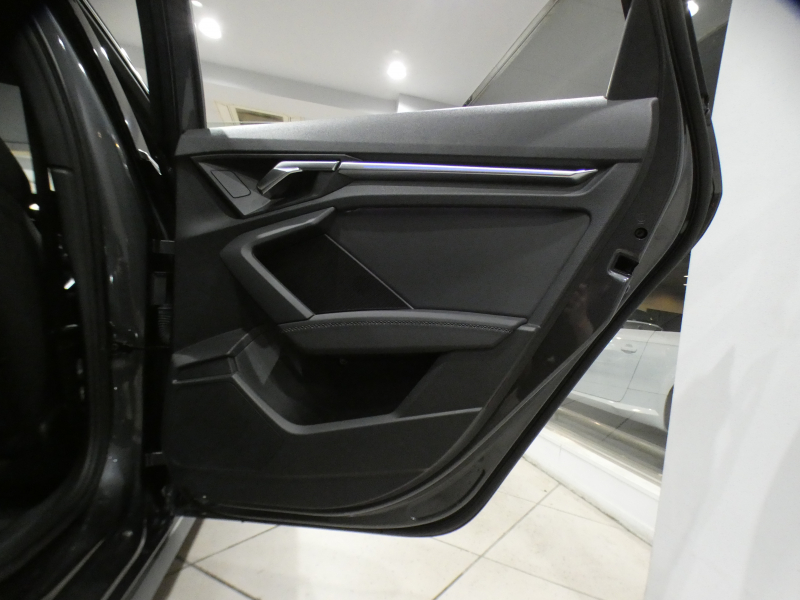 アウディ A3 A3ｾﾀﾞﾝ 30TFSI Sﾗｲﾝ ｺﾝﾋﾞﾆｴﾝｽ&ｱｼｽﾀﾝｽ&ﾃｸﾉﾛｼﾞｰ&SﾗｲﾝﾌﾟﾗｽPKG　ADVｷｰ 追ACC ｻｲﾄﾞｱｼｽﾄ ｱｳﾃﾞｨﾌﾟﾚｾﾝｽ MMIﾅﾋﾞ(ﾀｯﾁﾚｽﾎﾟﾝｽ付) ﾊﾞｰﾁｬﾙCP ﾜｲﾔﾚｽCH Bｶﾒﾗ PDC ☆ﾏﾄﾘｸｽLED ｱﾝﾋﾞｴﾝﾄﾗｲﾄ Sﾗｲﾝｴｸｽﾃﾘｱ&18AW　2年保証