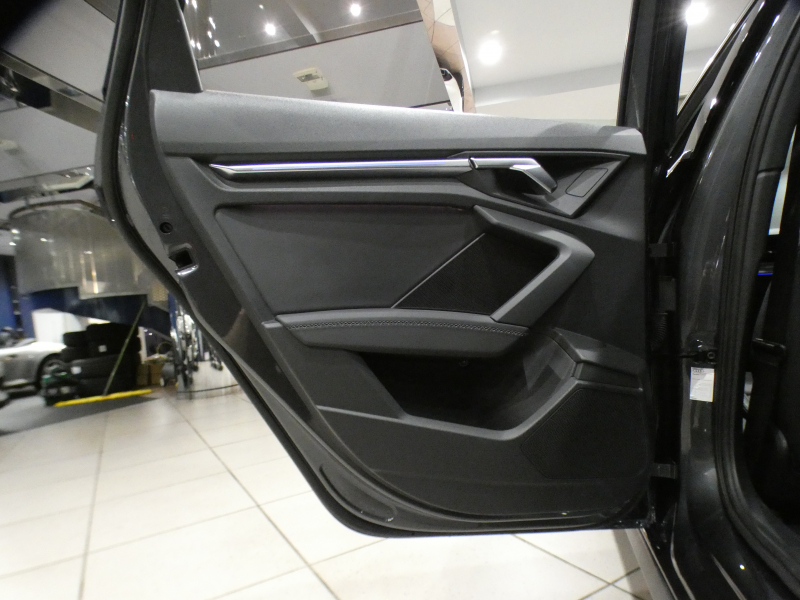 アウディ A3 A3ｾﾀﾞﾝ 30TFSI Sﾗｲﾝ ｺﾝﾋﾞﾆｴﾝｽ&ｱｼｽﾀﾝｽ&ﾃｸﾉﾛｼﾞｰ&SﾗｲﾝﾌﾟﾗｽPKG　ADVｷｰ 追ACC ｻｲﾄﾞｱｼｽﾄ ｱｳﾃﾞｨﾌﾟﾚｾﾝｽ MMIﾅﾋﾞ(ﾀｯﾁﾚｽﾎﾟﾝｽ付) ﾊﾞｰﾁｬﾙCP ﾜｲﾔﾚｽCH Bｶﾒﾗ PDC ☆ﾏﾄﾘｸｽLED ｱﾝﾋﾞｴﾝﾄﾗｲﾄ Sﾗｲﾝｴｸｽﾃﾘｱ&18AW　2年保証