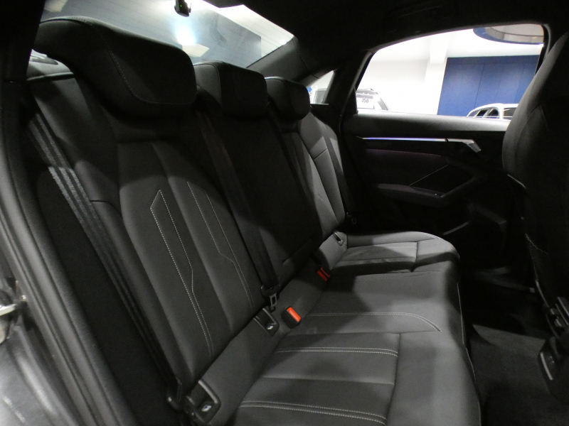 アウディ A3 A3ｾﾀﾞﾝ 30TFSI Sﾗｲﾝ ｺﾝﾋﾞﾆｴﾝｽ&ｱｼｽﾀﾝｽ&ﾃｸﾉﾛｼﾞｰ&SﾗｲﾝﾌﾟﾗｽPKG　ADVｷｰ 追ACC ｻｲﾄﾞｱｼｽﾄ ｱｳﾃﾞｨﾌﾟﾚｾﾝｽ MMIﾅﾋﾞ(ﾀｯﾁﾚｽﾎﾟﾝｽ付) ﾊﾞｰﾁｬﾙCP ﾜｲﾔﾚｽCH Bｶﾒﾗ PDC ☆ﾏﾄﾘｸｽLED ｱﾝﾋﾞｴﾝﾄﾗｲﾄ Sﾗｲﾝｴｸｽﾃﾘｱ&18AW　2年保証