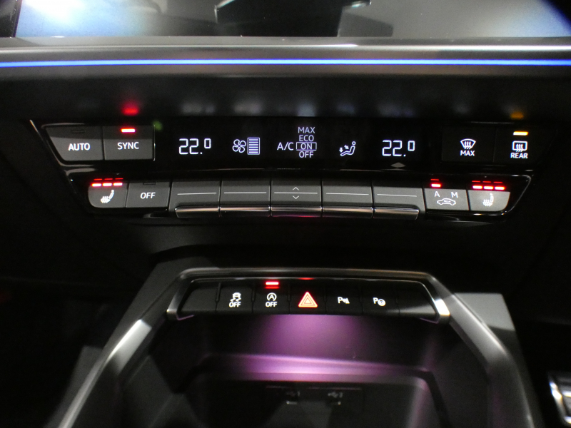 アウディ A3 A3ｾﾀﾞﾝ 30TFSI Sﾗｲﾝ ｺﾝﾋﾞﾆｴﾝｽ&ｱｼｽﾀﾝｽ&ﾃｸﾉﾛｼﾞｰ&SﾗｲﾝﾌﾟﾗｽPKG　ADVｷｰ 追ACC ｻｲﾄﾞｱｼｽﾄ ｱｳﾃﾞｨﾌﾟﾚｾﾝｽ MMIﾅﾋﾞ(ﾀｯﾁﾚｽﾎﾟﾝｽ付) ﾊﾞｰﾁｬﾙCP ﾜｲﾔﾚｽCH Bｶﾒﾗ PDC ☆ﾏﾄﾘｸｽLED ｱﾝﾋﾞｴﾝﾄﾗｲﾄ Sﾗｲﾝｴｸｽﾃﾘｱ&18AW　2年保証