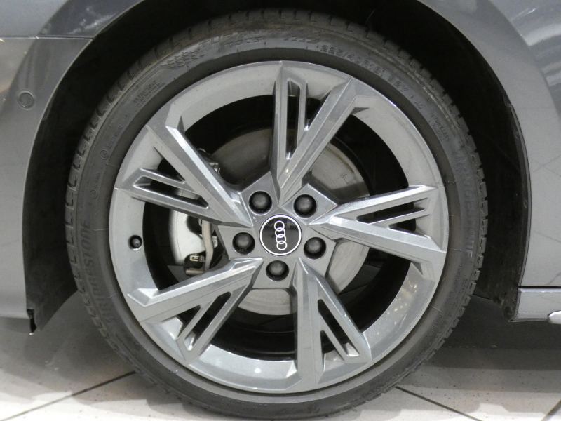 アウディ A3 A3ｾﾀﾞﾝ 30TFSI Sﾗｲﾝ ｺﾝﾋﾞﾆｴﾝｽ&ｱｼｽﾀﾝｽ&ﾃｸﾉﾛｼﾞｰ&SﾗｲﾝﾌﾟﾗｽPKG　ADVｷｰ 追ACC ｻｲﾄﾞｱｼｽﾄ ｱｳﾃﾞｨﾌﾟﾚｾﾝｽ MMIﾅﾋﾞ(ﾀｯﾁﾚｽﾎﾟﾝｽ付) ﾊﾞｰﾁｬﾙCP ﾜｲﾔﾚｽCH Bｶﾒﾗ PDC ☆ﾏﾄﾘｸｽLED ｱﾝﾋﾞｴﾝﾄﾗｲﾄ Sﾗｲﾝｴｸｽﾃﾘｱ&18AW　2年保証