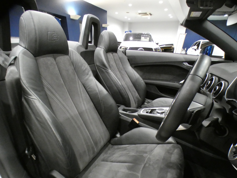 アウディ TTロードスター TTﾛｰﾄﾞｽﾀｰ 2.0TFSIｸﾜﾄﾛ SﾗｲﾝPKG　ADVｷｰ 黒幌/黒半革 Pｼｰﾄ MMIﾅﾋﾞTV ﾊﾞｰﾁｬﾙCP Bｶﾒﾗ ☆ﾏﾄﾘｸｽLED Sﾗｲﾝｴｸｽﾃﾘｱ&18AW ☆KWｻｽﾍﾟﾝｼｮﾝ ﾚﾑｽﾏﾌﾗｰ　2年保証