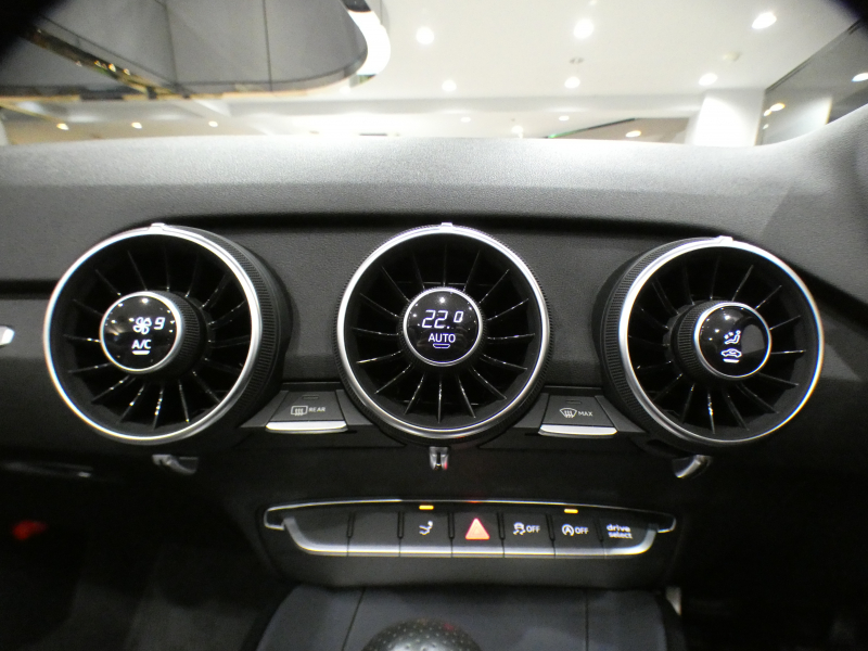 アウディ TTロードスター TTﾛｰﾄﾞｽﾀｰ 2.0TFSIｸﾜﾄﾛ SﾗｲﾝPKG　ADVｷｰ 黒幌/黒半革 Pｼｰﾄ MMIﾅﾋﾞTV ﾊﾞｰﾁｬﾙCP Bｶﾒﾗ ☆ﾏﾄﾘｸｽLED Sﾗｲﾝｴｸｽﾃﾘｱ&18AW ☆KWｻｽﾍﾟﾝｼｮﾝ ﾚﾑｽﾏﾌﾗｰ　2年保証