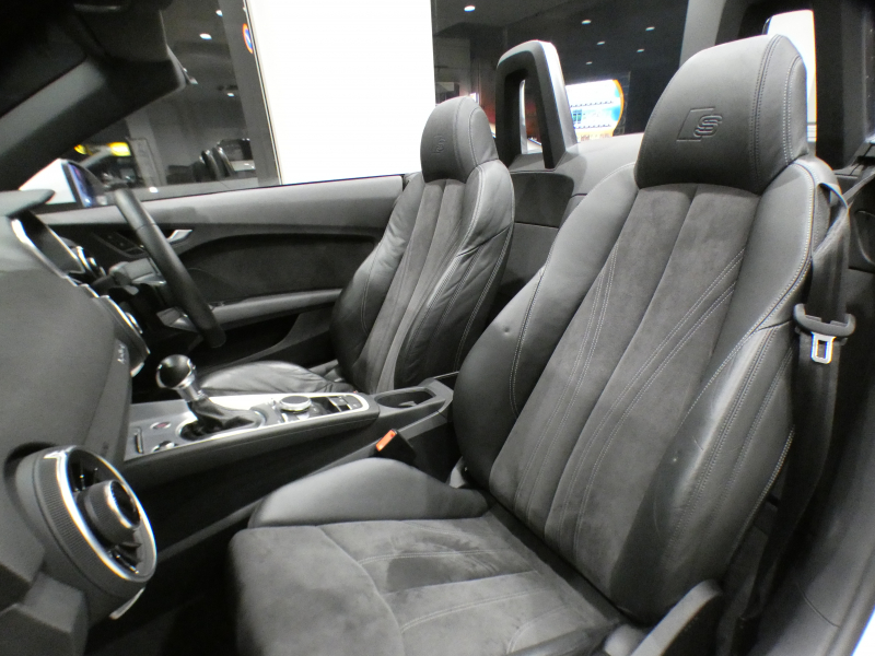 アウディ TTロードスター TTﾛｰﾄﾞｽﾀｰ 2.0TFSIｸﾜﾄﾛ SﾗｲﾝPKG　ADVｷｰ 黒幌/黒半革 Pｼｰﾄ MMIﾅﾋﾞTV ﾊﾞｰﾁｬﾙCP Bｶﾒﾗ ☆ﾏﾄﾘｸｽLED Sﾗｲﾝｴｸｽﾃﾘｱ&18AW ☆KWｻｽﾍﾟﾝｼｮﾝ ﾚﾑｽﾏﾌﾗｰ　2年保証