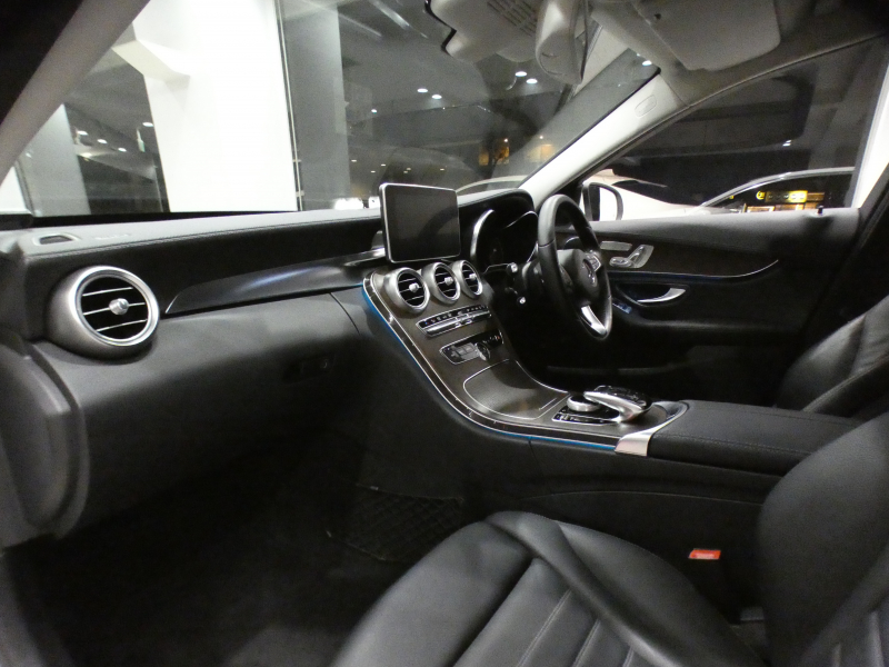 メルセデスベンツ Cクラス C200 ｴｸｽｸﾙｰｼﾌﾞﾗｲﾝﾘﾐﾃｯﾄﾞ(本革仕様) ﾚｰﾀﾞｰｾｰﾌﾃｨPKG　☆限定300台 ☆1ｵｰﾅｰ 黒革 ﾋｰﾀｰ ﾅﾋﾞTV Bｶﾒﾗ PTS ☆ｴｱﾊﾞﾗﾝｽ LEDﾗｲﾄ ｱﾝﾋﾞｴﾝﾄﾗｲﾄ ｵｰﾄﾄﾗﾝｸ 専用ﾃﾞｻﾞｲﾝｴｸｽﾃﾘｱ&17AW　2年保証