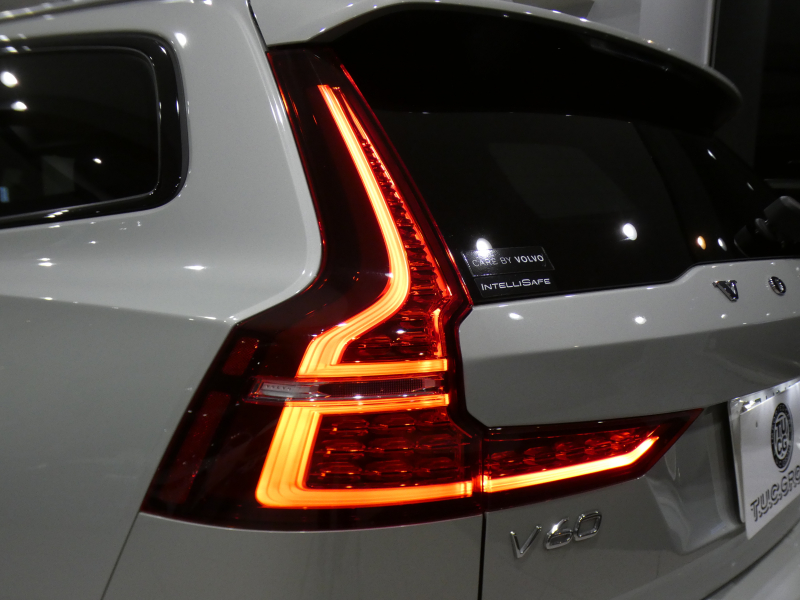 ボルボ V60 V60ｸﾛｽｶﾝﾄﾘｰ T5ﾌﾟﾛ AWD　☆1ｵｰﾅｰ 追ACC･LKA･ LCMA 白革 ﾋｰﾀｰ ﾍﾞﾝﾁﾚｰﾀｰ ﾏｯｻｰｼﾞ機能 ﾀｯﾁｽｸﾘｰﾝHDDﾅﾋﾞTV harman/K 全周囲ｶﾒﾗ ﾍｯﾄﾞｱｯﾌﾟDSP LEDﾗｲﾄ ｵｰﾄﾃｰﾙｹﾞｰﾄ 19AW　2年保証