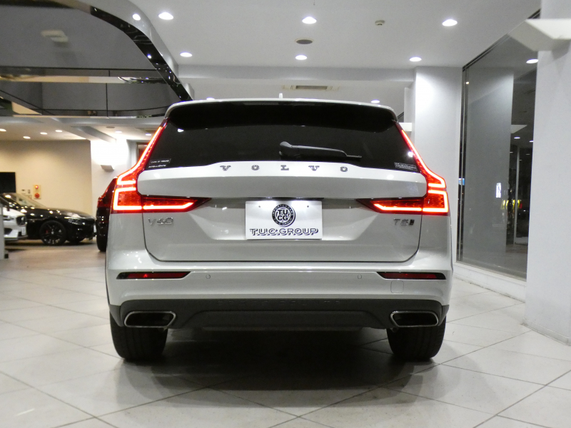 ボルボ V60 V60ｸﾛｽｶﾝﾄﾘｰ T5ﾌﾟﾛ AWD　☆1ｵｰﾅｰ 追ACC･LKA･ LCMA 白革 ﾋｰﾀｰ ﾍﾞﾝﾁﾚｰﾀｰ ﾏｯｻｰｼﾞ機能 ﾀｯﾁｽｸﾘｰﾝHDDﾅﾋﾞTV harman/K 全周囲ｶﾒﾗ ﾍｯﾄﾞｱｯﾌﾟDSP LEDﾗｲﾄ ｵｰﾄﾃｰﾙｹﾞｰﾄ 19AW　2年保証