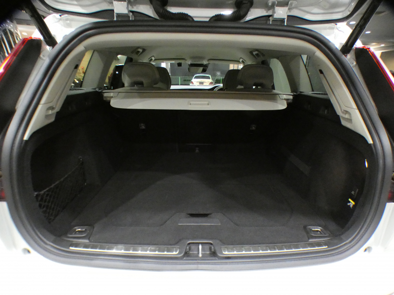 ボルボ V60 V60ｸﾛｽｶﾝﾄﾘｰ T5ﾌﾟﾛ AWD　☆1ｵｰﾅｰ 追ACC･LKA･ LCMA 白革 ﾋｰﾀｰ ﾍﾞﾝﾁﾚｰﾀｰ ﾏｯｻｰｼﾞ機能 ﾀｯﾁｽｸﾘｰﾝHDDﾅﾋﾞTV harman/K 全周囲ｶﾒﾗ ﾍｯﾄﾞｱｯﾌﾟDSP LEDﾗｲﾄ ｵｰﾄﾃｰﾙｹﾞｰﾄ 19AW　2年保証