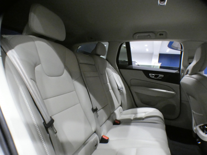 ボルボ V60 V60ｸﾛｽｶﾝﾄﾘｰ T5ﾌﾟﾛ AWD　☆1ｵｰﾅｰ 追ACC･LKA･ LCMA 白革 ﾋｰﾀｰ ﾍﾞﾝﾁﾚｰﾀｰ ﾏｯｻｰｼﾞ機能 ﾀｯﾁｽｸﾘｰﾝHDDﾅﾋﾞTV harman/K 全周囲ｶﾒﾗ ﾍｯﾄﾞｱｯﾌﾟDSP LEDﾗｲﾄ ｵｰﾄﾃｰﾙｹﾞｰﾄ 19AW　2年保証