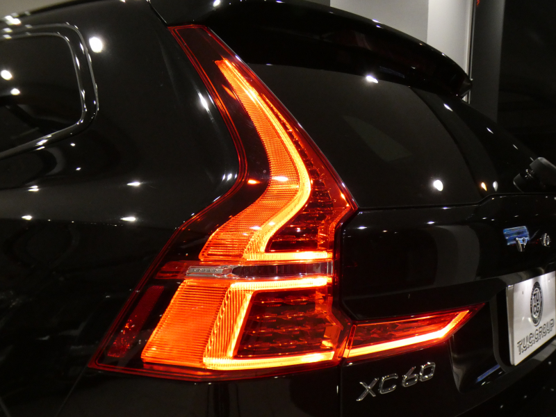 ボルボ XC60 XC60 B6 AWD Rﾃﾞｻﾞｲﾝ　 ｼﾃｨｾｰﾌﾃｨ ACC･BLIS 黒半革 全席ﾋｰﾀｰ ☆ﾀｯﾁｽｸﾘｰﾝGoogleﾅﾋﾞTV harman/K 全周囲ｶﾒﾗ ﾜｲﾔﾚｽCH ﾍｯﾄﾞｱｯﾌﾟDSP LEDﾗｲﾄ Rﾃﾞｻﾞｲﾝ専用ｴｸｽﾃﾘｱ&21AW 300ps　2年保証