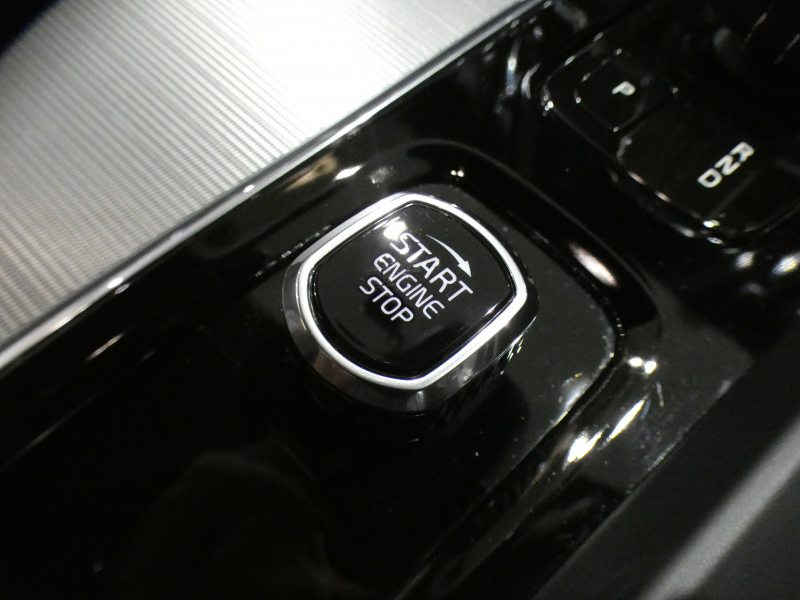 ボルボ XC60 XC60 B6 AWD Rﾃﾞｻﾞｲﾝ　 ｼﾃｨｾｰﾌﾃｨ ACC･BLIS 黒半革 全席ﾋｰﾀｰ ☆ﾀｯﾁｽｸﾘｰﾝGoogleﾅﾋﾞTV harman/K 全周囲ｶﾒﾗ ﾜｲﾔﾚｽCH ﾍｯﾄﾞｱｯﾌﾟDSP LEDﾗｲﾄ Rﾃﾞｻﾞｲﾝ専用ｴｸｽﾃﾘｱ&21AW 300ps　2年保証