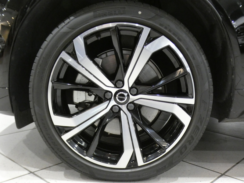 ボルボ XC60 XC60 B6 AWD Rﾃﾞｻﾞｲﾝ　 ｼﾃｨｾｰﾌﾃｨ ACC･BLIS 黒半革 全席ﾋｰﾀｰ ☆ﾀｯﾁｽｸﾘｰﾝGoogleﾅﾋﾞTV harman/K 全周囲ｶﾒﾗ ﾜｲﾔﾚｽCH ﾍｯﾄﾞｱｯﾌﾟDSP LEDﾗｲﾄ Rﾃﾞｻﾞｲﾝ専用ｴｸｽﾃﾘｱ&21AW 300ps　2年保証