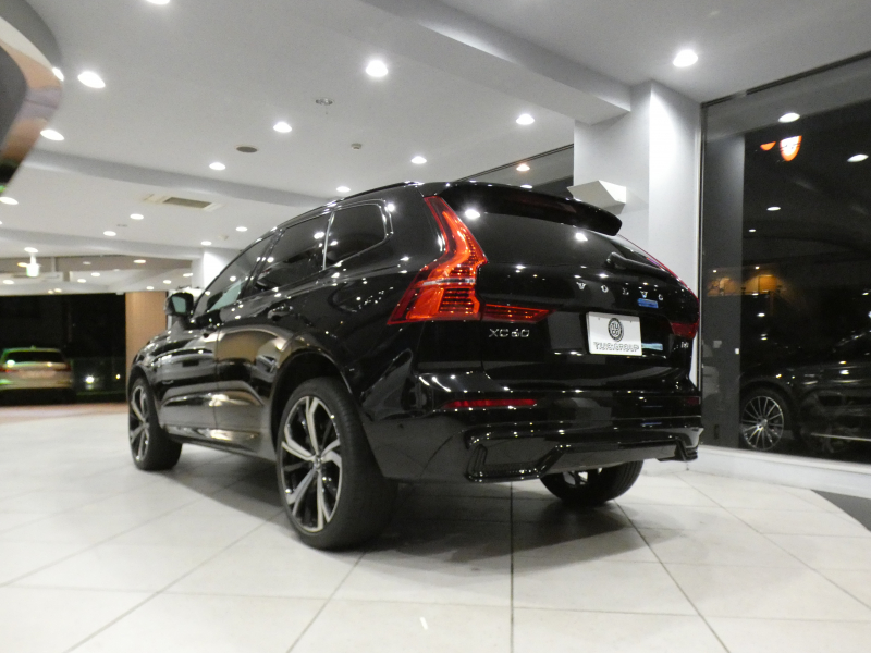 ボルボ XC60 XC60 B6 AWD Rﾃﾞｻﾞｲﾝ　 ｼﾃｨｾｰﾌﾃｨ ACC･BLIS 黒半革 全席ﾋｰﾀｰ ☆ﾀｯﾁｽｸﾘｰﾝGoogleﾅﾋﾞTV harman/K 全周囲ｶﾒﾗ ﾜｲﾔﾚｽCH ﾍｯﾄﾞｱｯﾌﾟDSP LEDﾗｲﾄ Rﾃﾞｻﾞｲﾝ専用ｴｸｽﾃﾘｱ&21AW 300ps　2年保証