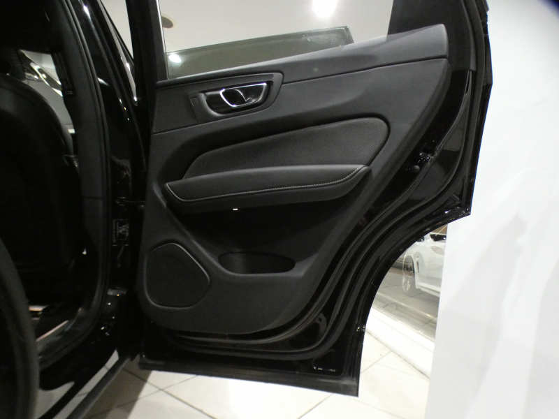 ボルボ XC60 XC60 B6 AWD Rﾃﾞｻﾞｲﾝ　 ｼﾃｨｾｰﾌﾃｨ ACC･BLIS 黒半革 全席ﾋｰﾀｰ ☆ﾀｯﾁｽｸﾘｰﾝGoogleﾅﾋﾞTV harman/K 全周囲ｶﾒﾗ ﾜｲﾔﾚｽCH ﾍｯﾄﾞｱｯﾌﾟDSP LEDﾗｲﾄ Rﾃﾞｻﾞｲﾝ専用ｴｸｽﾃﾘｱ&21AW 300ps　2年保証