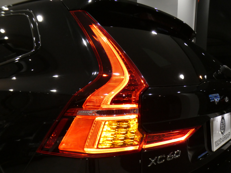 ボルボ XC60 XC60 B6 AWD Rﾃﾞｻﾞｲﾝ　 ｼﾃｨｾｰﾌﾃｨ ACC･BLIS 黒半革 全席ﾋｰﾀｰ ☆ﾀｯﾁｽｸﾘｰﾝGoogleﾅﾋﾞTV harman/K 全周囲ｶﾒﾗ ﾜｲﾔﾚｽCH ﾍｯﾄﾞｱｯﾌﾟDSP LEDﾗｲﾄ Rﾃﾞｻﾞｲﾝ専用ｴｸｽﾃﾘｱ&21AW 300ps　2年保証