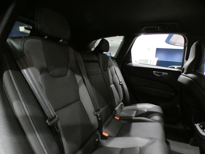 ボルボ XC60 XC60 B6 AWD Rﾃﾞｻﾞｲﾝ　 ｼﾃｨｾｰﾌﾃｨ ACC･BLIS 黒半革 全席ﾋｰﾀｰ ☆ﾀｯﾁｽｸﾘｰﾝGoogleﾅﾋﾞTV harman/K 全周囲ｶﾒﾗ ﾜｲﾔﾚｽCH ﾍｯﾄﾞｱｯﾌﾟDSP LEDﾗｲﾄ Rﾃﾞｻﾞｲﾝ専用ｴｸｽﾃﾘｱ&21AW 300ps　2年保証